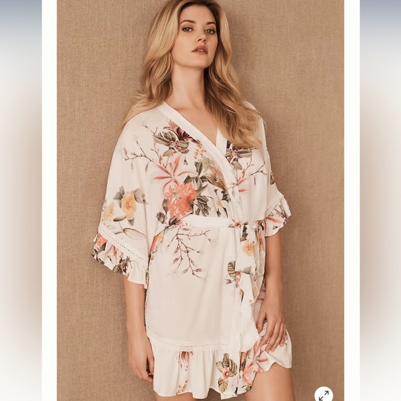 Anthropologie Plum Pretty Sugar Vista Flutter Bridal Robe Kimono  Floral XS/S - Picture 2 of 9